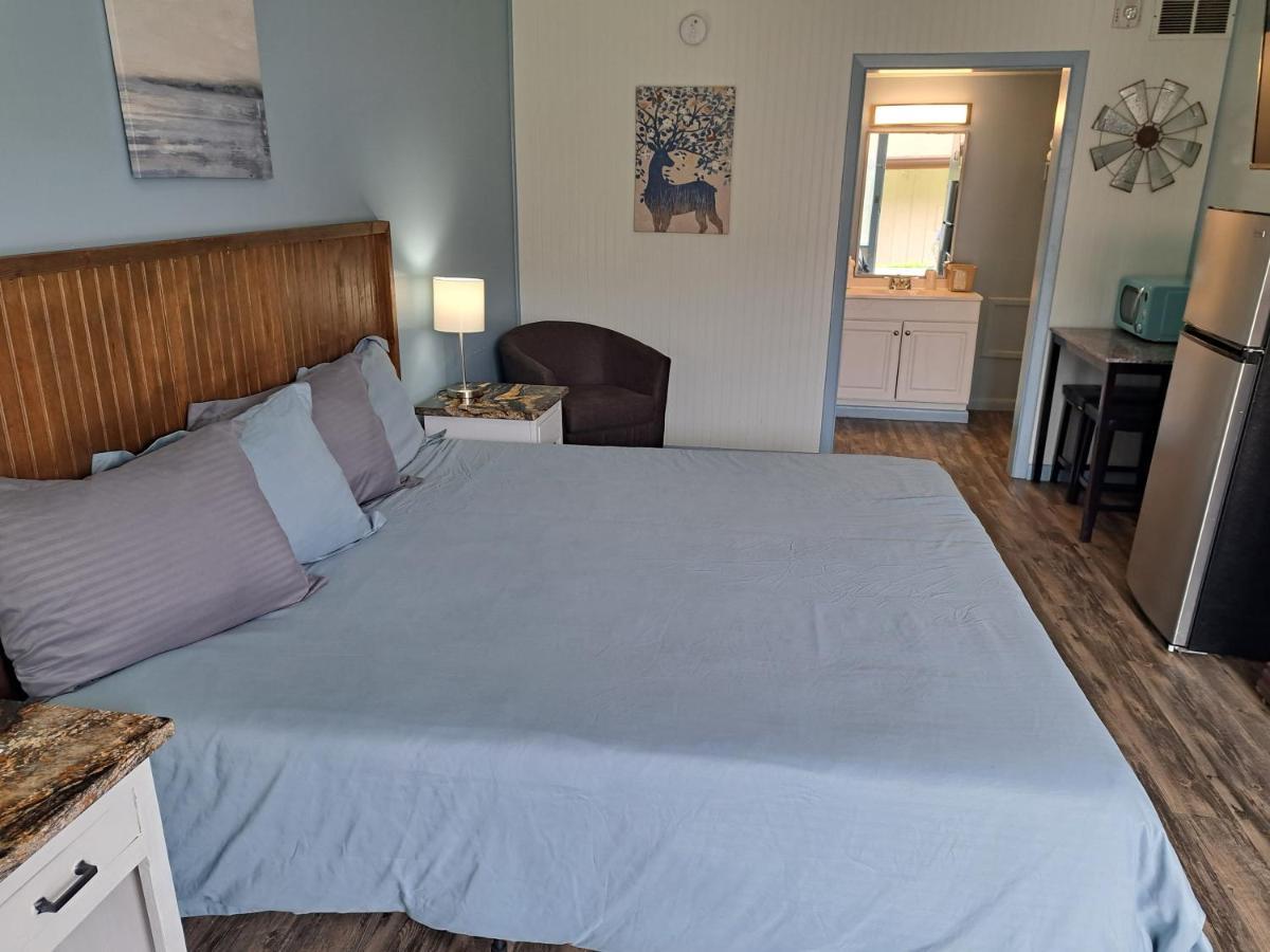 Blue Sky Inn- Complimentary Happy Hour Th-sun, Veteran Owned, Full Breakfast, Space, 1 Mile From Blue Ridge, Fire Pit 2* Blue Ridge