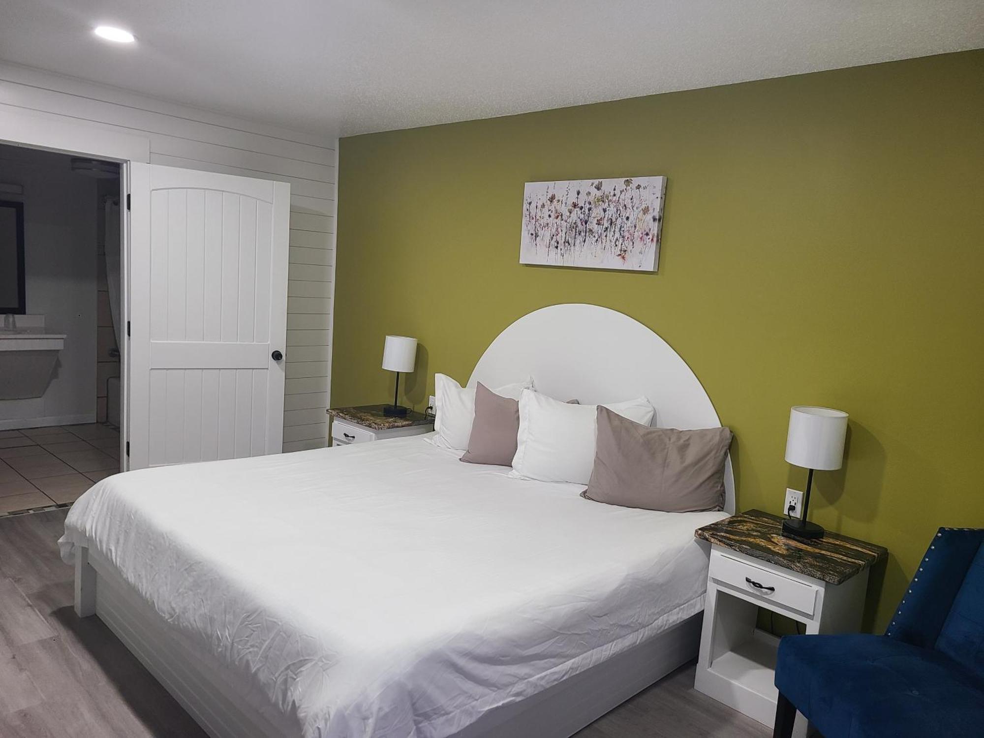 Blue Sky Inn- Complimentary Happy Hour Th-sun, Veteran Owned, Full Breakfast, Space, 1 Mile From Blue Ridge, Fire Pit 2*